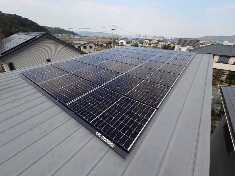 小松島市Ｆ様邸（既築）で太陽光パネル工事を行いました。 画像