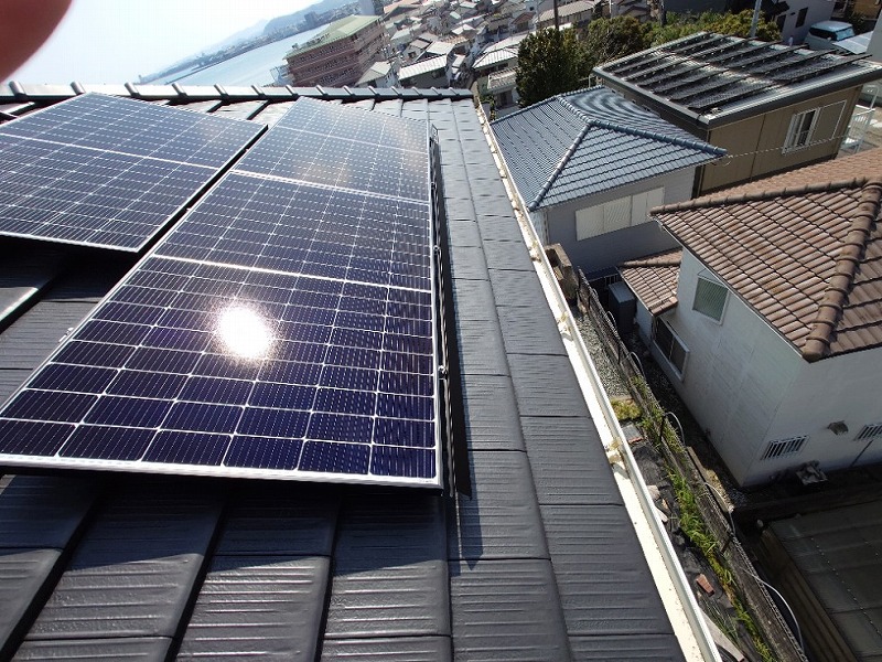 小松島市Ｉ様邸（既築）で太陽光パネル工事を行いました。 画像